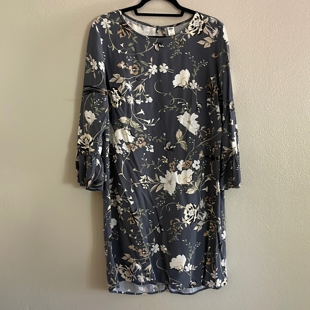 Old Navy Grey Floral Long Bell Sleeve Shift Dress Keyhole Back Size Small